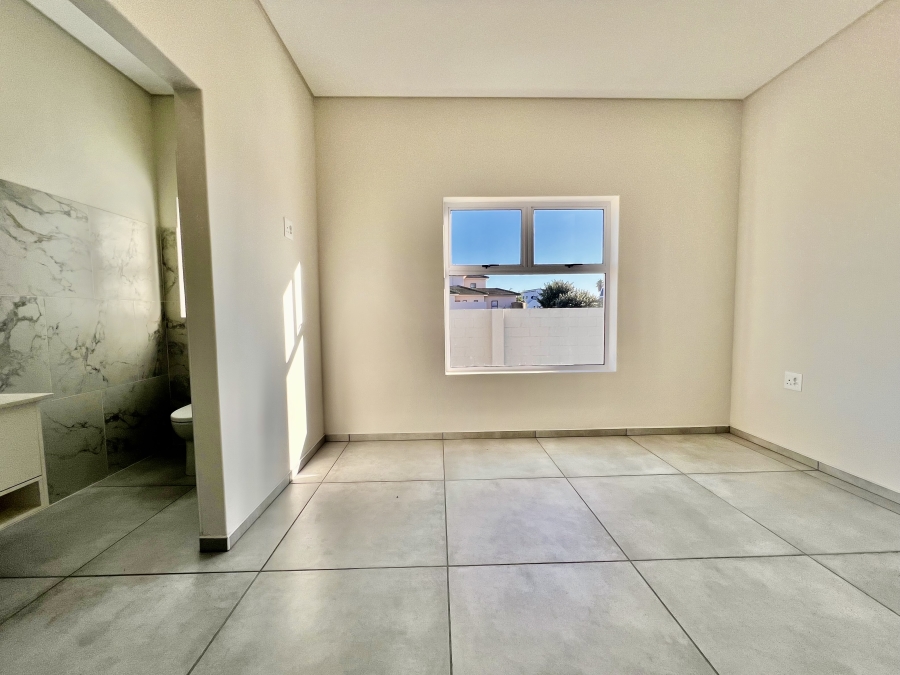 4 Bedroom Property for Sale in Myburgh Park Western Cape